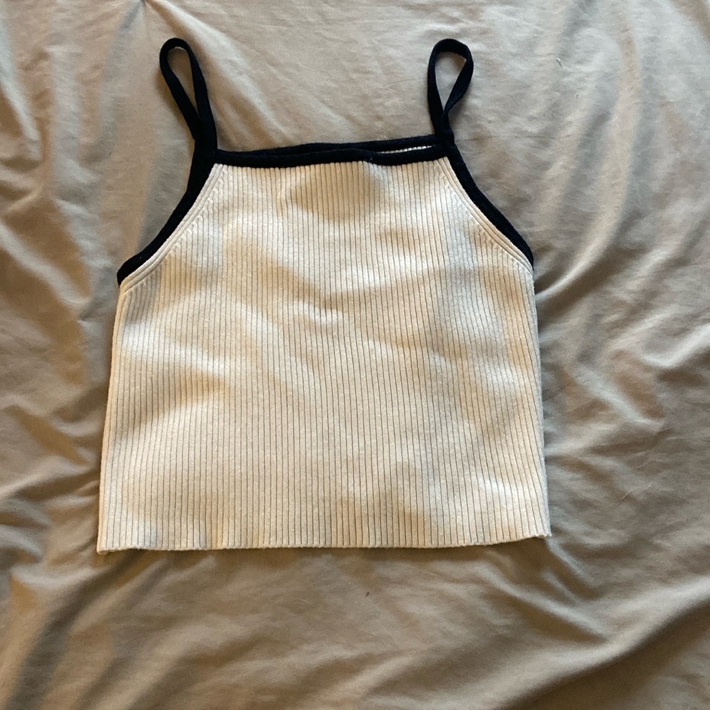 Woman’s crop tank top